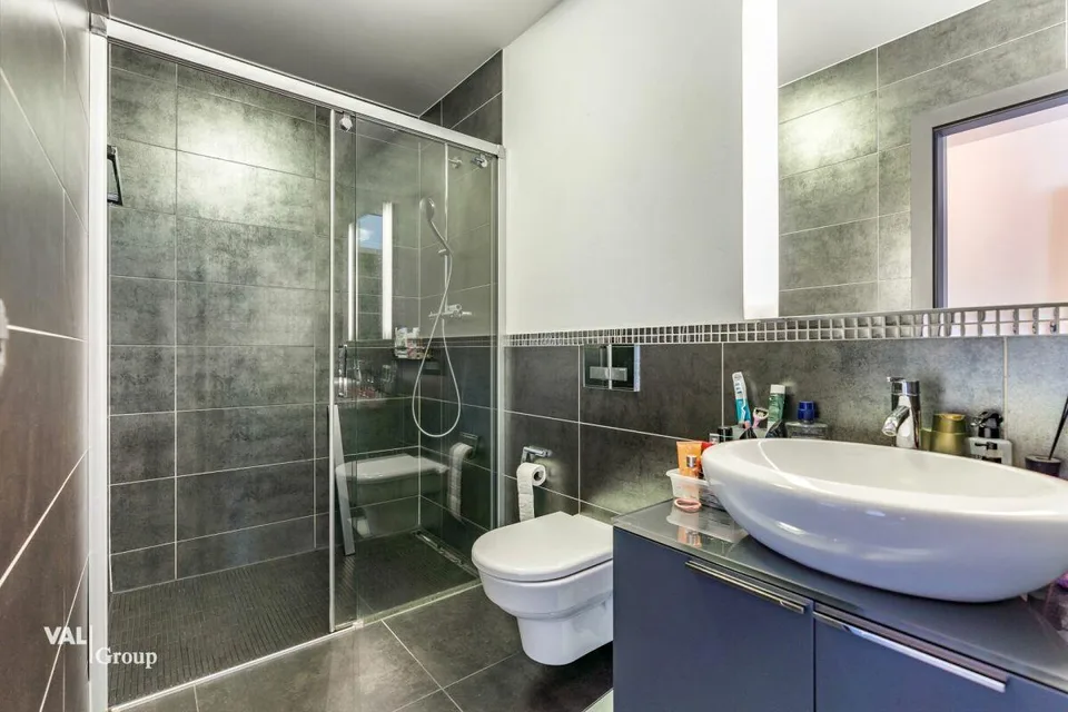 Ihr neues Zuhause in Savièse - helles 5.5-Zimmer-Apartment mit Balkon – Foto 3 von 11