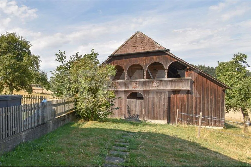 Maison de ferme massivement construite en 2001 avec 3 appartements et grenier préservé. – photo 5 sur 10