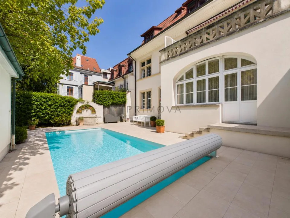 Ein Stück Basler Zeitgeschichte: Unvergleichliches Stadtpalais mit Pool & Sauna – Foto 3 von 16