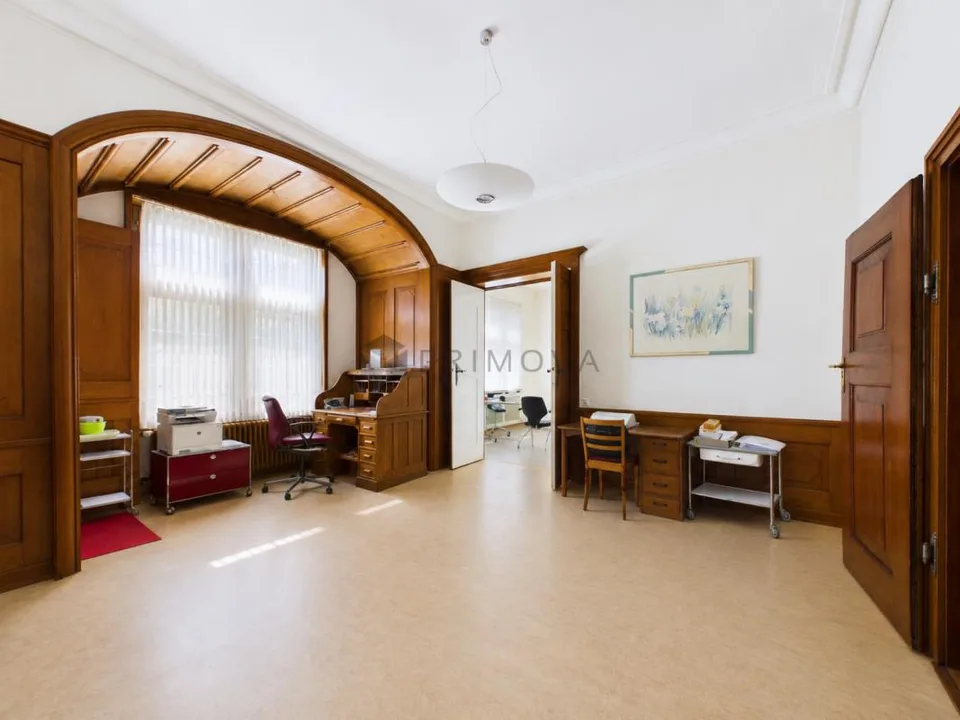 Ein Stück Basler Zeitgeschichte: Unvergleichliches Stadtpalais mit Pool & Sauna – Foto 5 von 16