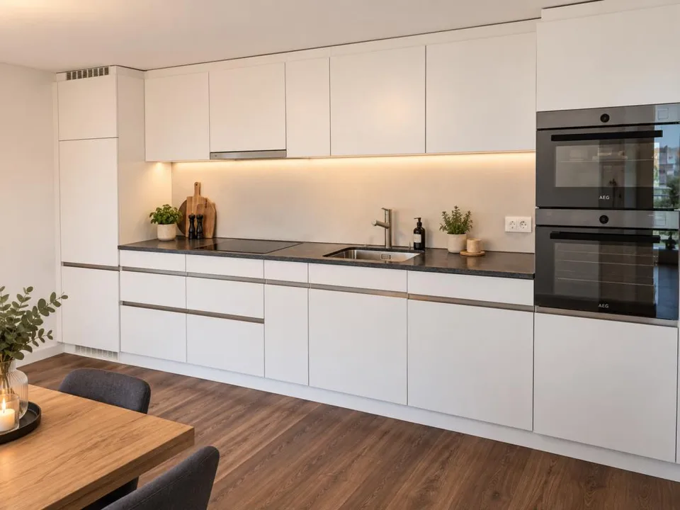 Emplacement calme en pente dans le vignoble : Appartement exclusif de 4 pièces avec de généreuses options de stationnement