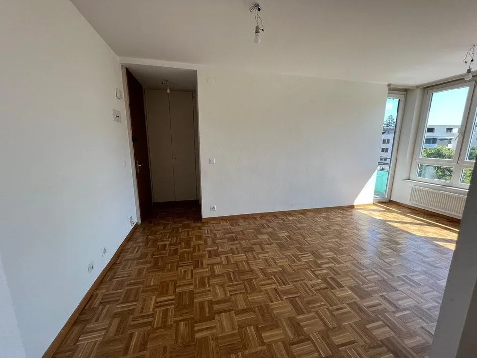 3-Room Apartment – photo 2 of 6