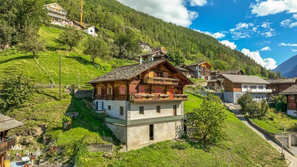 Gemütliche Dachwohnung mit Aussicht in Staldenried