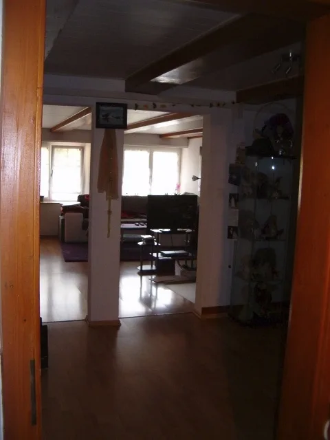 Zu vermieten 2.5 Zimmer Wohnung mit grosser Laube