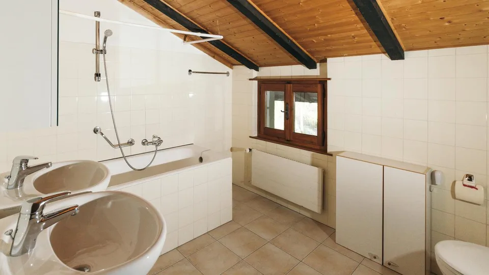 IMMEUBLE DE TROIS APPARTEMENTS A VEYRAS – foto 15 di 19