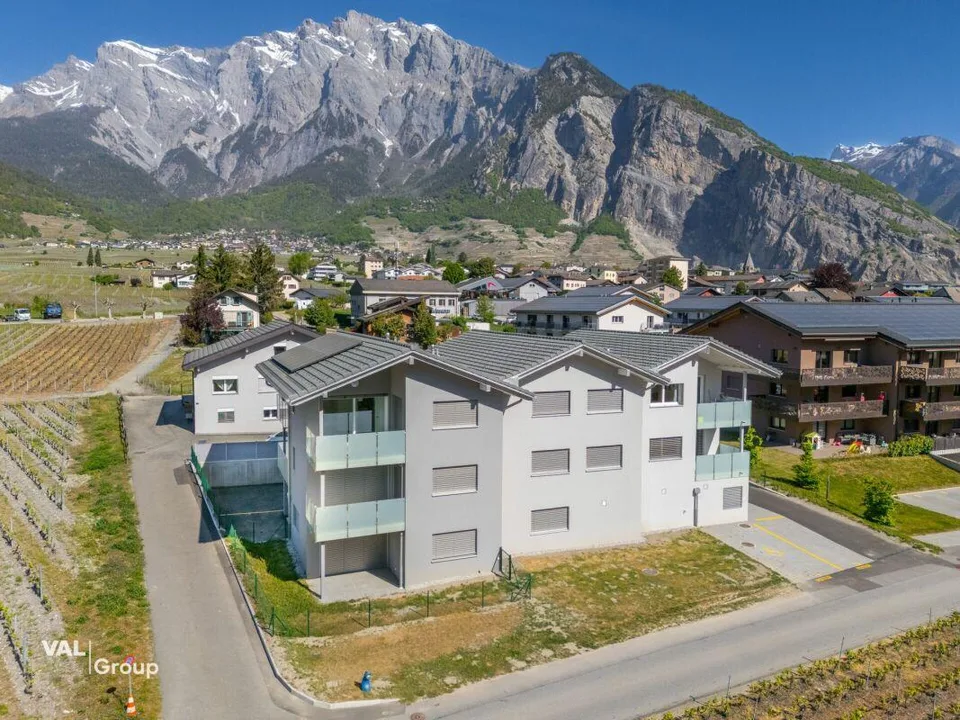 Elegante 3,5-Zimmer-Wohnung, die Komfort und Helligkeit mit Terrasse und privatem Garten vereint – Foto 9 von 11