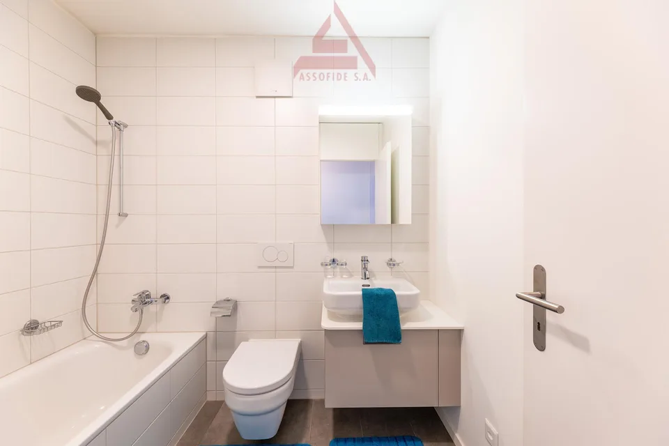 3.5-Zimmer-Wohnung, modern und sonnig / 3.5 locali moderno e luminoso – Foto 9 von 11