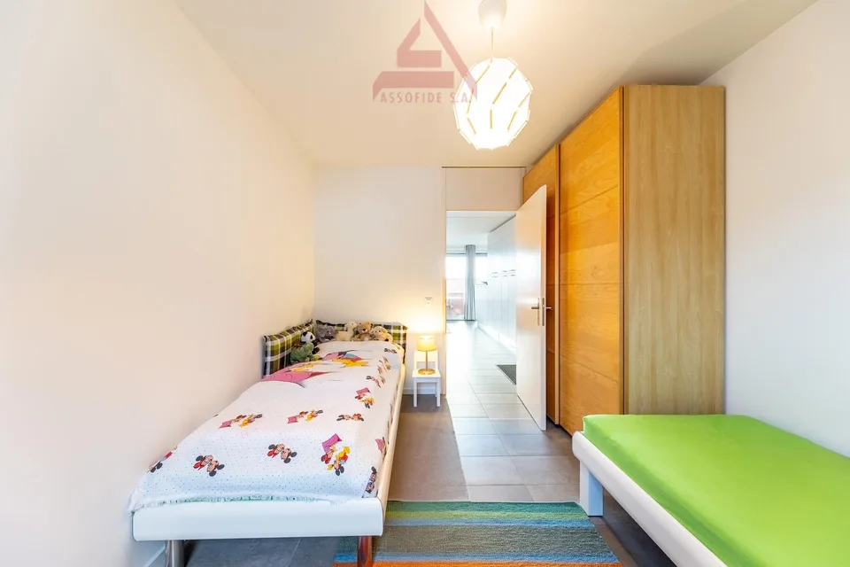 3.5-Zimmer-Wohnung, modern und sonnig / 3.5 locali moderno e luminoso – Foto 7 von 11