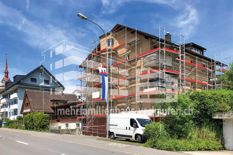 Mehrfamilienhaus mit Nebengebäude – Foto 2 von 13