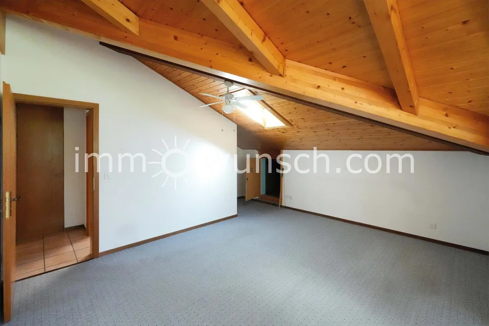 Die Gelegenheit - Charmante 2 ½ Zimmer (3 ½ Zi.) Dach-Eigentumswohn... – Foto 9 von 13