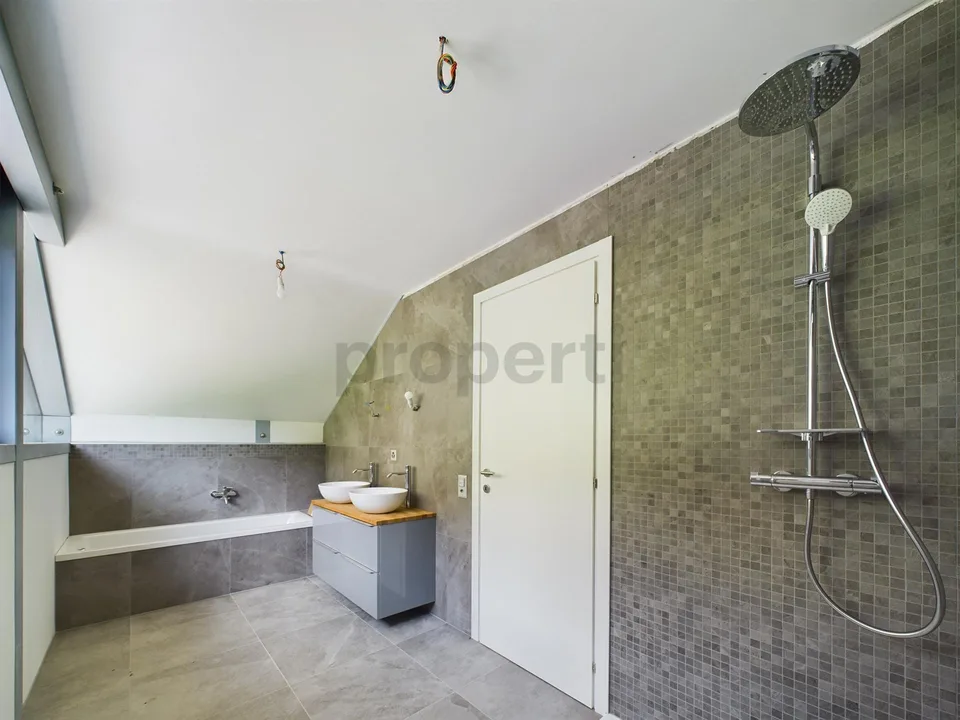 Moderna villa da 7.5 locali con vista panoramica ad Acquarossa - Va... – foto 27 di 33