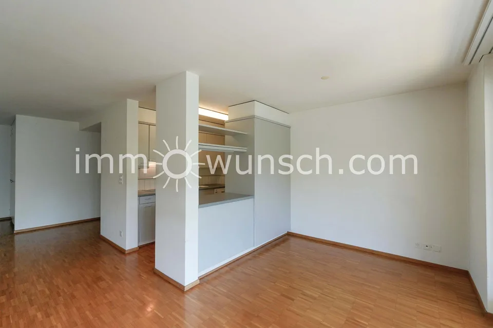 Helle, sowie grosszügige 3 ½ Zi. Eigentumswohnung, mit Hauswirtscha... – Foto 7 von 13