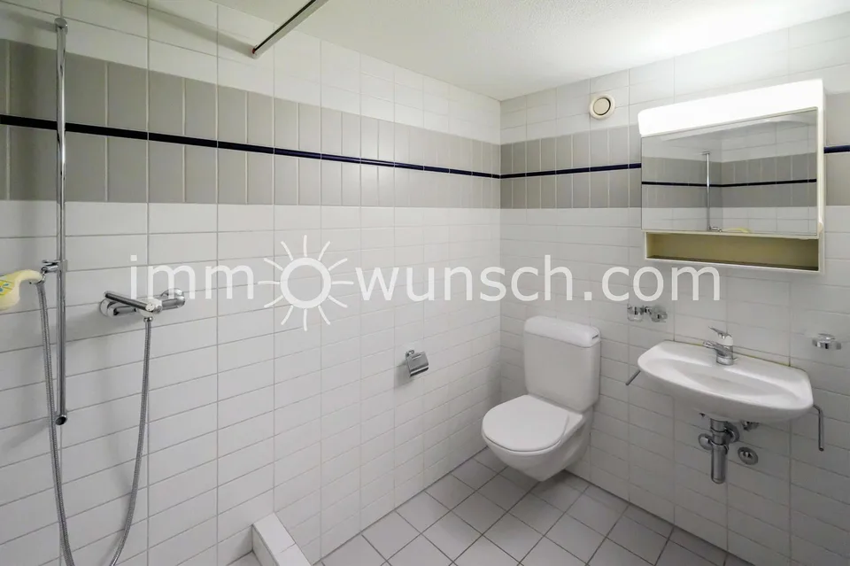 Helle, sowie grosszügige 3 ½ Zi. Eigentumswohnung, mit Hauswirtscha... – Foto 9 von 13