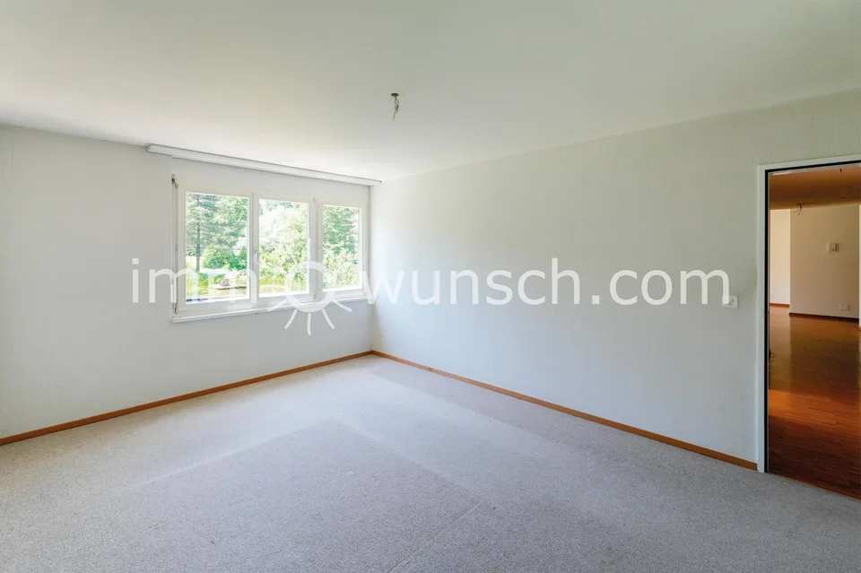 Helle, sowie grosszügige 3 ½ Zi. Eigentumswohnung, mit Hauswirtscha... – Foto 8 von 13