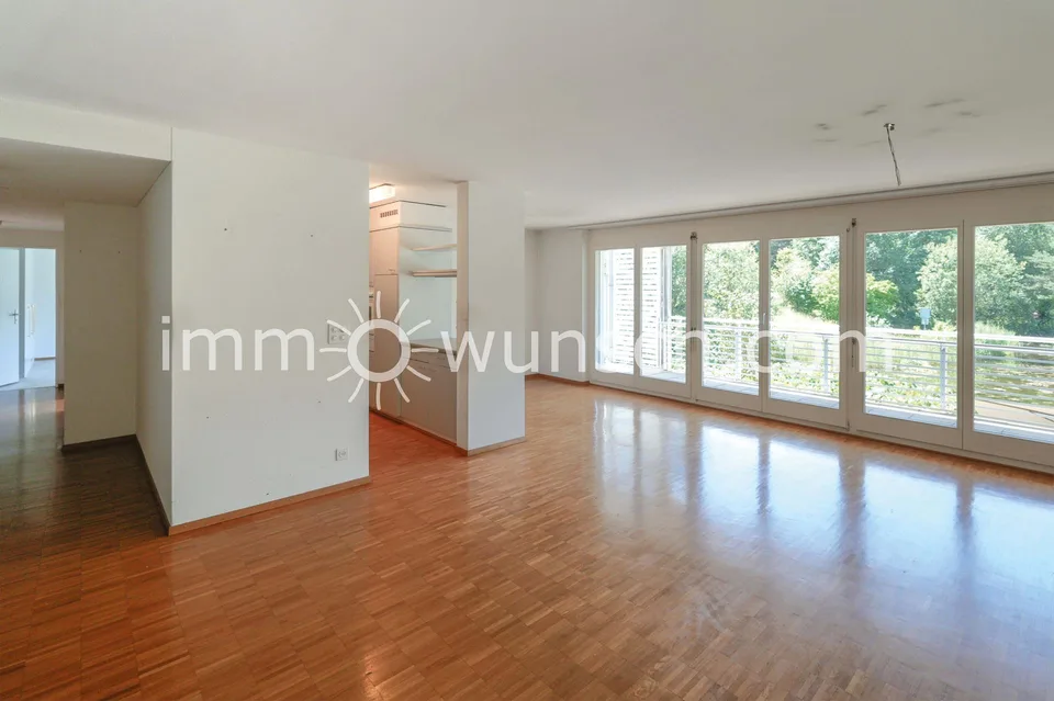 Helle, sowie grosszügige 3 ½ Zi. Eigentumswohnung, mit Hauswirtscha... – Foto 5 von 13