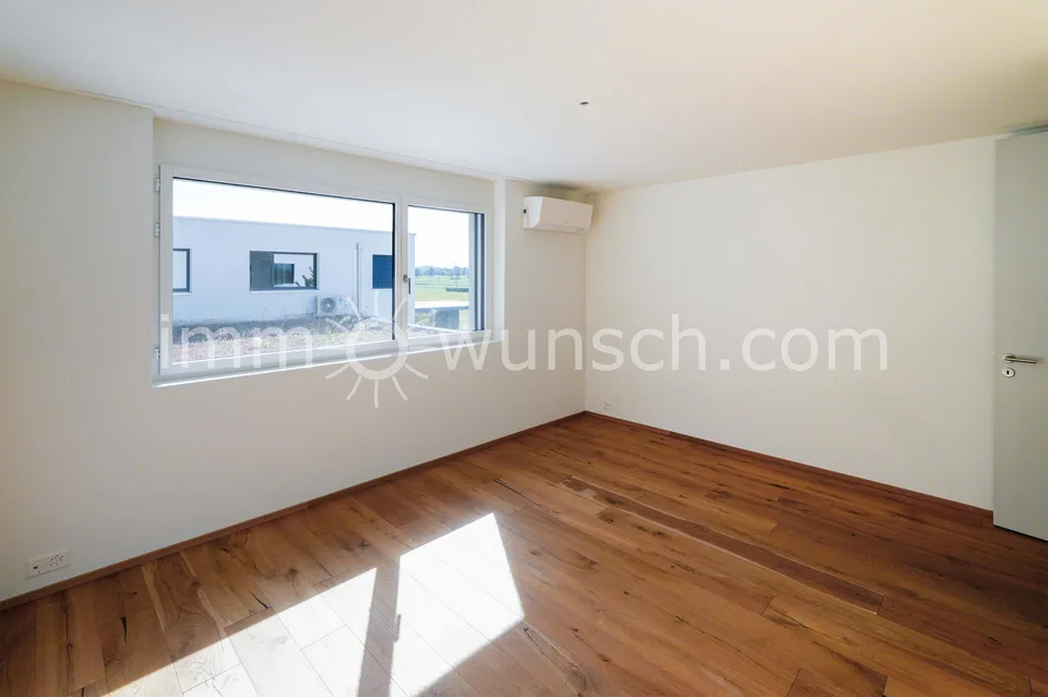 Moderne 3 ½ Zi. EGTW, mit Teil verglastem Balkon - herrlicher Ferns... – Foto 6 von 12