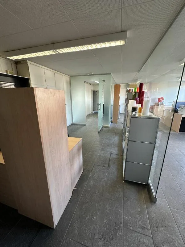 Ebenerdiger Büro- und Besprechungsraum - ideal für Sitzungen und Me... – Foto 5 von 8