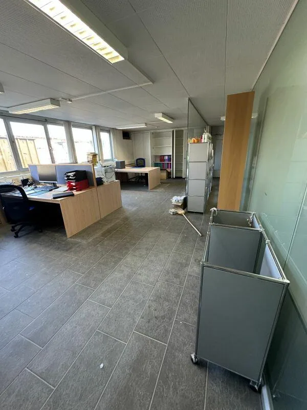Ebenerdiger Büro- und Besprechungsraum - ideal für Sitzungen und Me... – Foto 4 von 8
