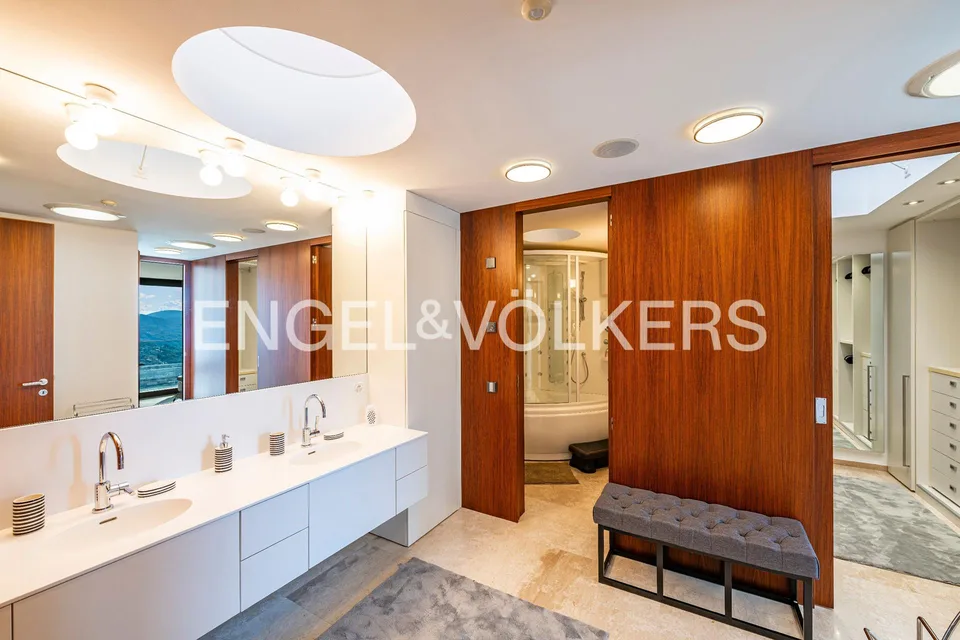 Traumhaftes Duplex mit Seeblick