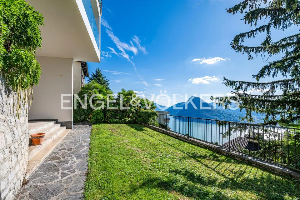 Traumhaftes Duplex mit Seeblick
