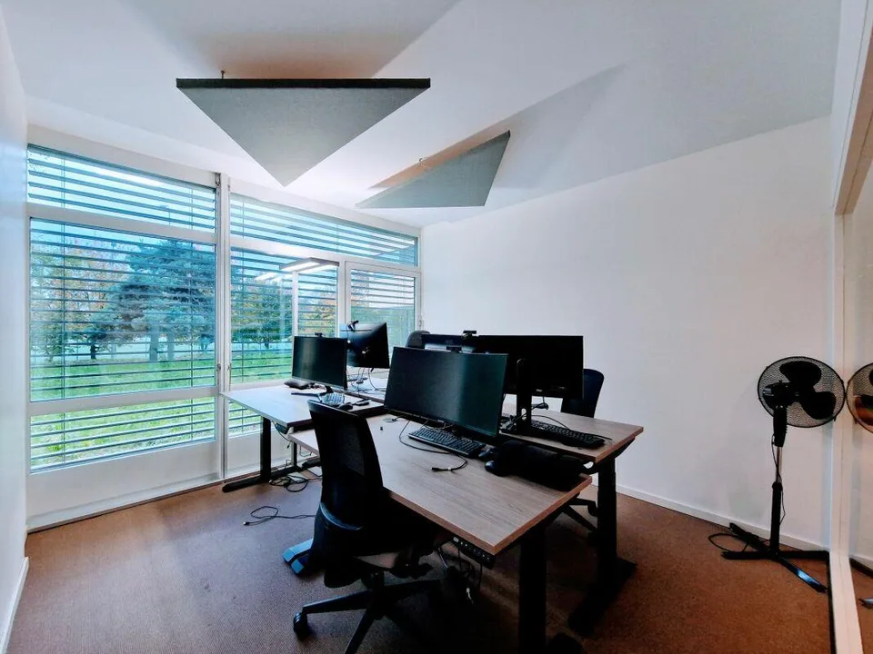 Bureaux clés en main, modernes et lumineux, face au lac. – Foto 4 von 7