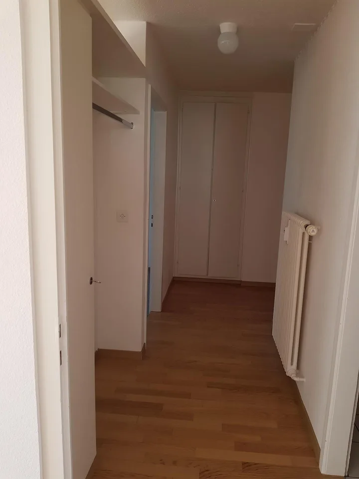 Helle 3.5-Zimmerwohnung mit Balkon – Foto 6 von 7