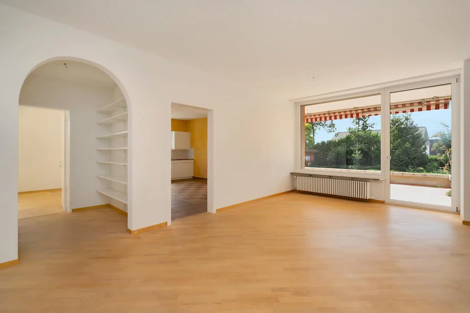 Abitare spazioso con vista panoramica - Residenza familiare con piscina a Frauenkappelen – foto 4 di 13