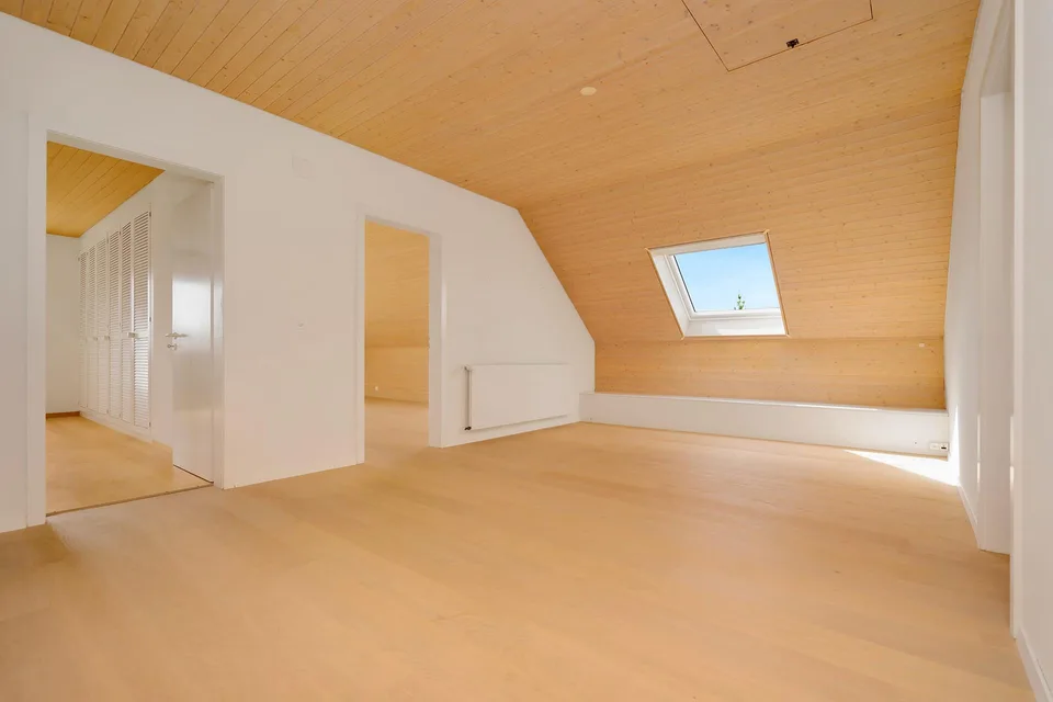 Abitare spazioso con vista panoramica - Residenza familiare con piscina a Frauenkappelen – foto 9 di 13