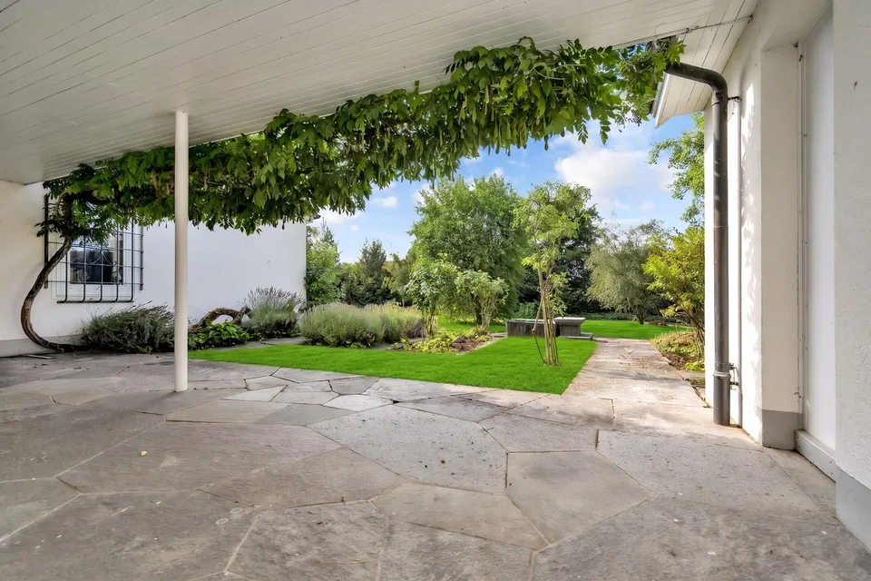 Abitare spazioso con vista panoramica - Residenza familiare con piscina a Frauenkappelen – foto 11 di 13