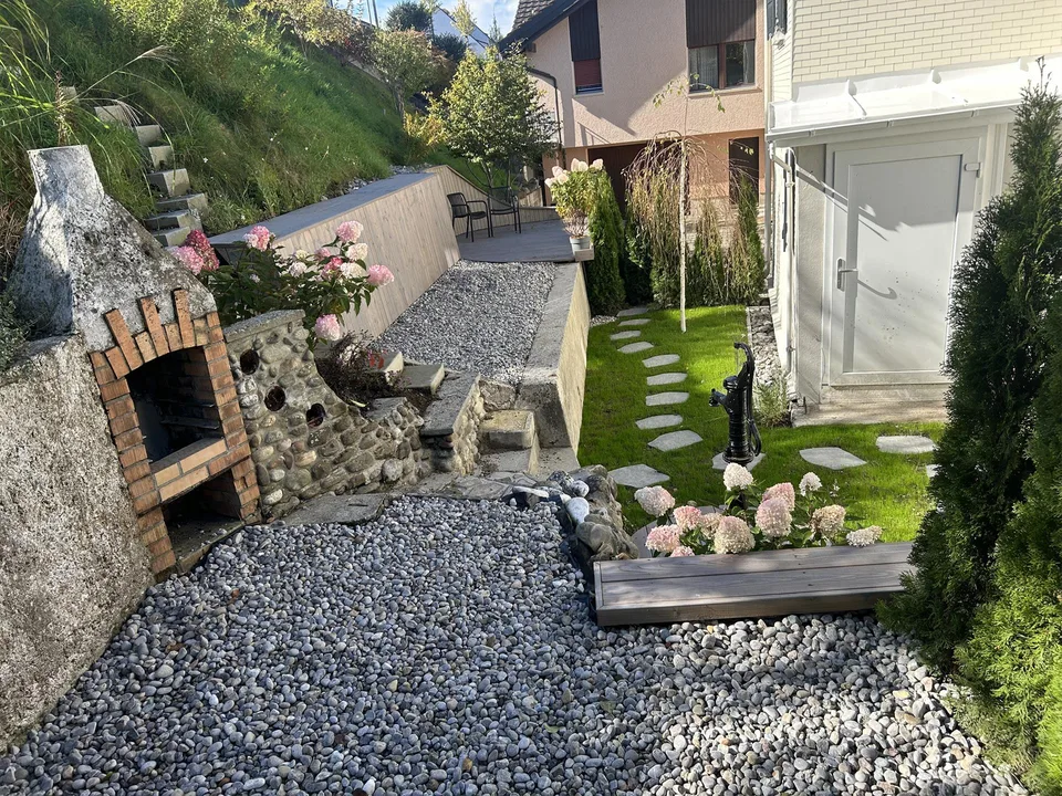 modernes Zuhause mit Einliegerwohnung – Foto 8 von 15
