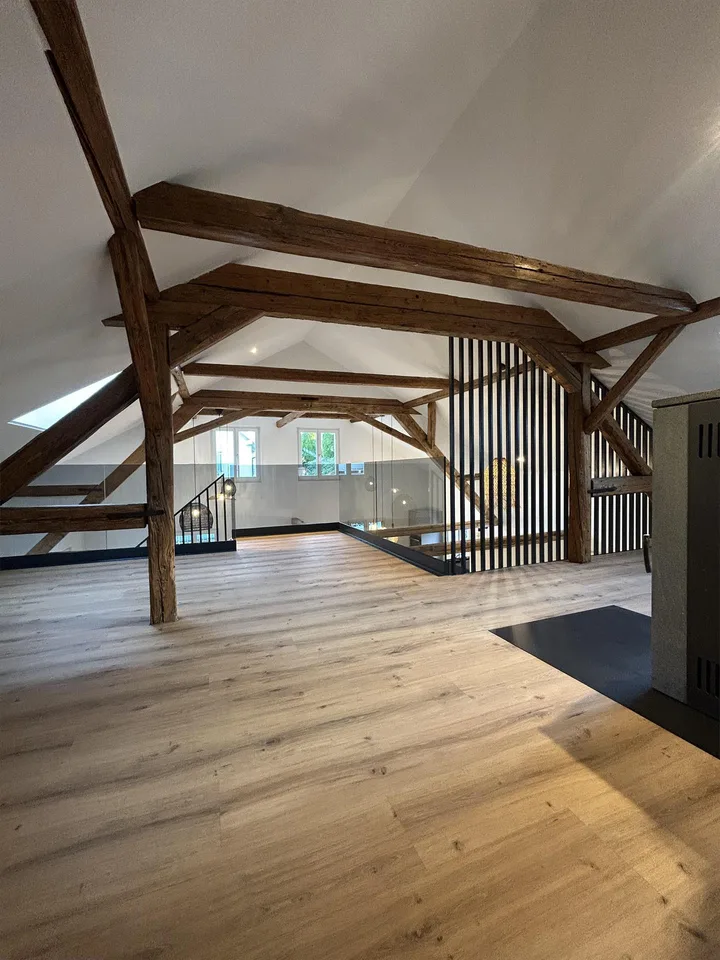 modernes Zuhause mit Einliegerwohnung – Foto 4 von 15