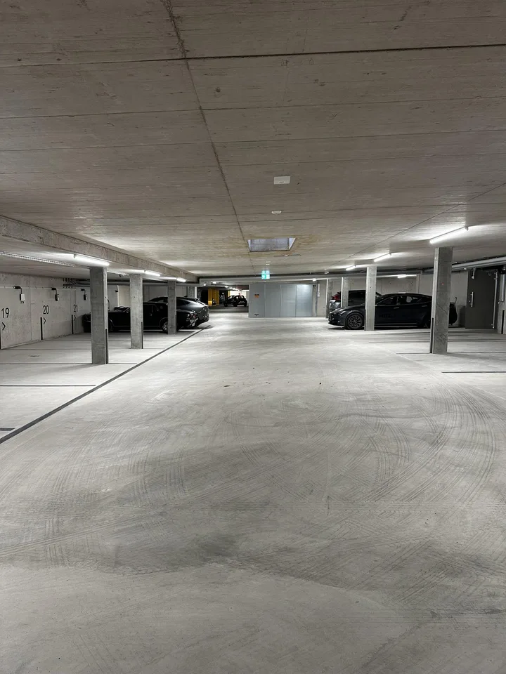 Underground parking space in Bassersdorf