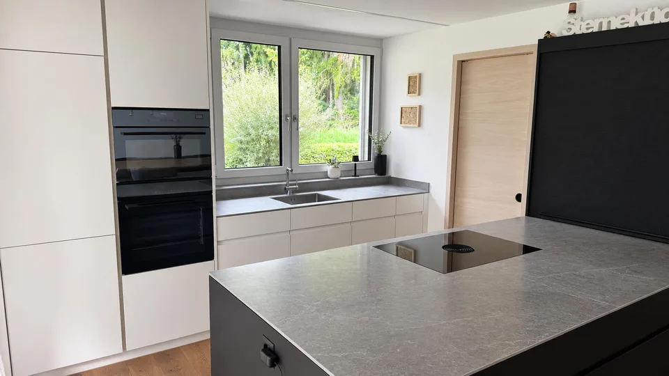 Helle und grosszügige 4.5-Zimmerwohnung mit Sitzplatz in Engelburg