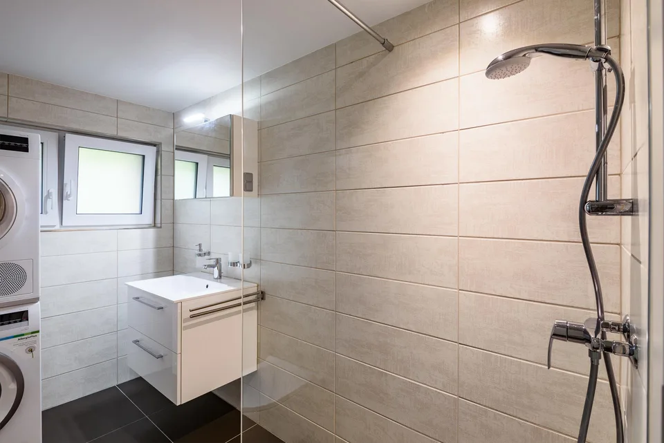 Topmoderne 4.5 Zimmer Wohnung in ruhiger Lage! – Foto 4 von 7