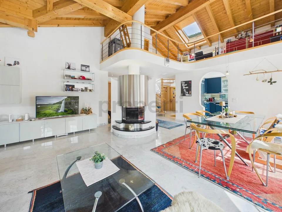 Doppelgarage plus 3 Aussenparkplätze, gemütlicher Kamin und fantast... – Foto 4 von 14