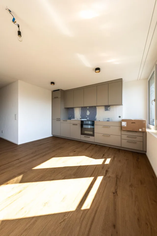 3.5-Zimmer-Wohnung - sonnig, grosszügig und mit Weitblick / 2.2 – Foto 8 von 13