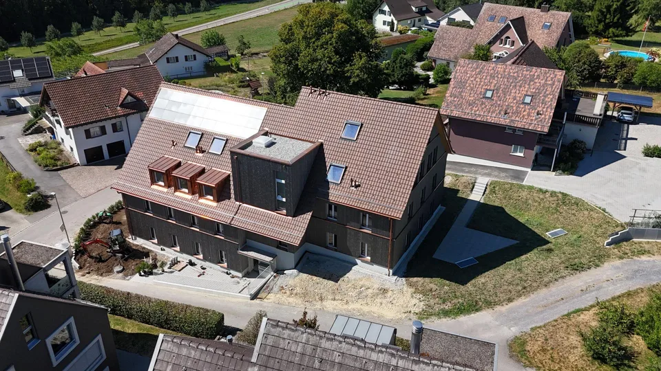 3.5-Zimmer-Wohnung - sonnig, grosszügig und mit Weitblick / 2.2 – Foto 2 von 13
