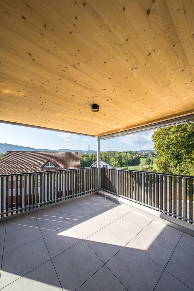 3.5-Zimmer-Wohnung - sonnig, grosszügig und mit Weitblick / 2.2 – Foto 11 von 13