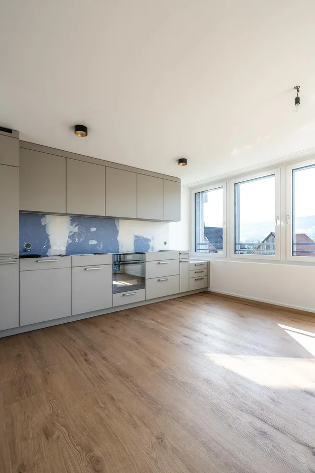 3.5-Zimmer-Wohnung - sonnig, grosszügig und mit Weitblick / 1.2 – Foto 3 von 13