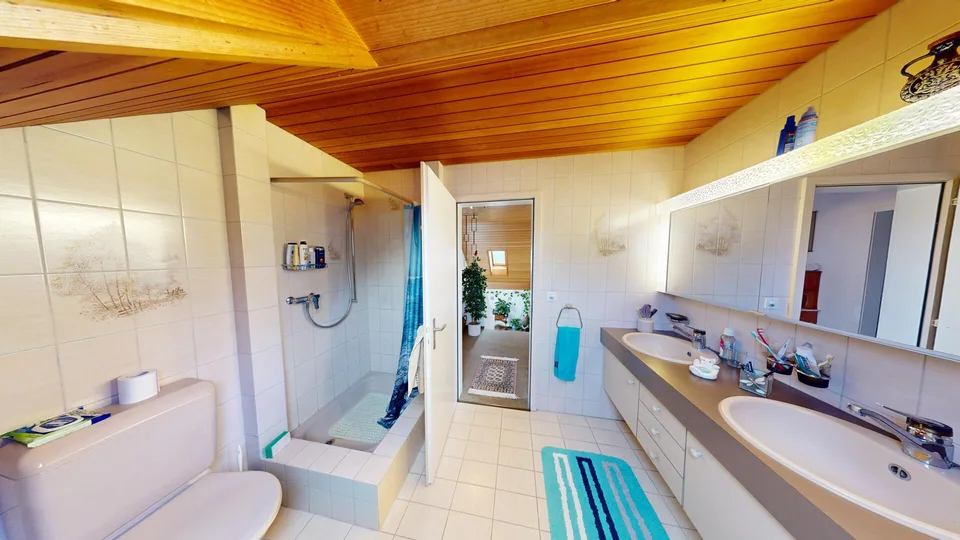Freistehendes Einfamilienhaus mit Pool in Innerberg – Foto 9 von 13