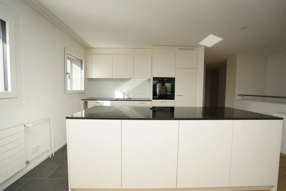 Ampio appartamento di 6,5 locali su due piani! – foto 2 di 10