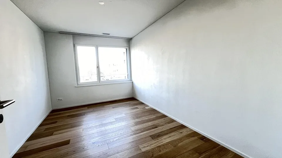 Grosszügige und sonnige Wohnung mit grossem Balkon (18m2) – photo 6 of 13