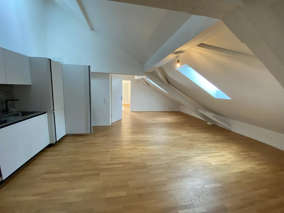 Moderne 2.5-Zimmer-Dachwohnung in Bauma