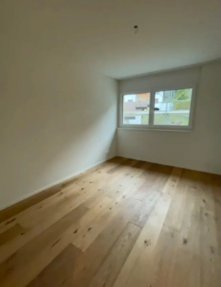 4 1/2 Zimmerwohnung mit Balkon
