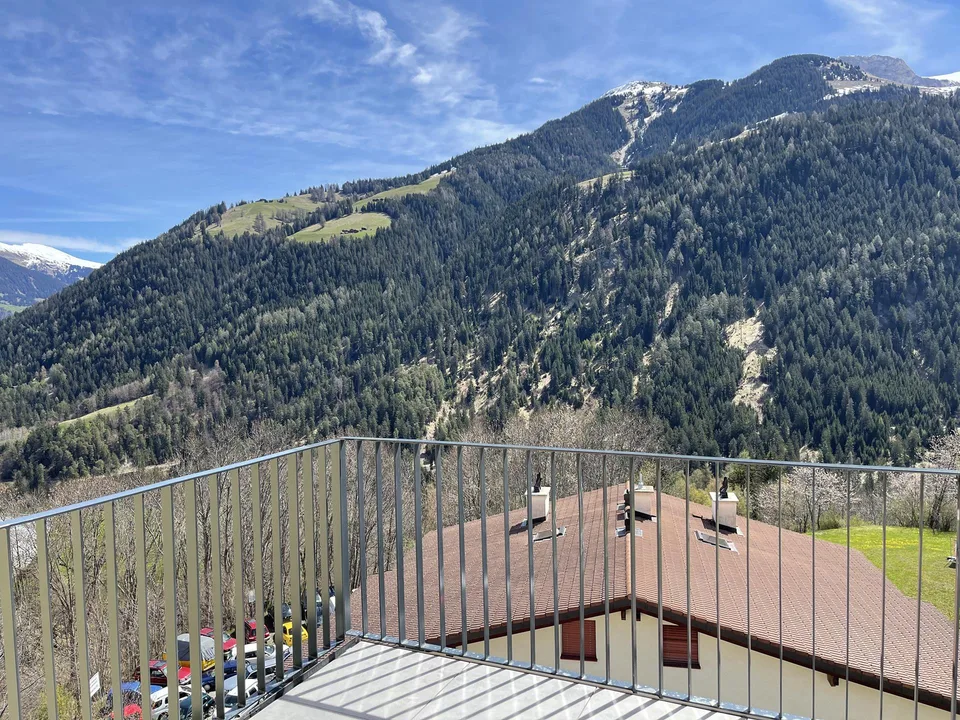 4 1/2 Zimmerwohnung mit Balkon