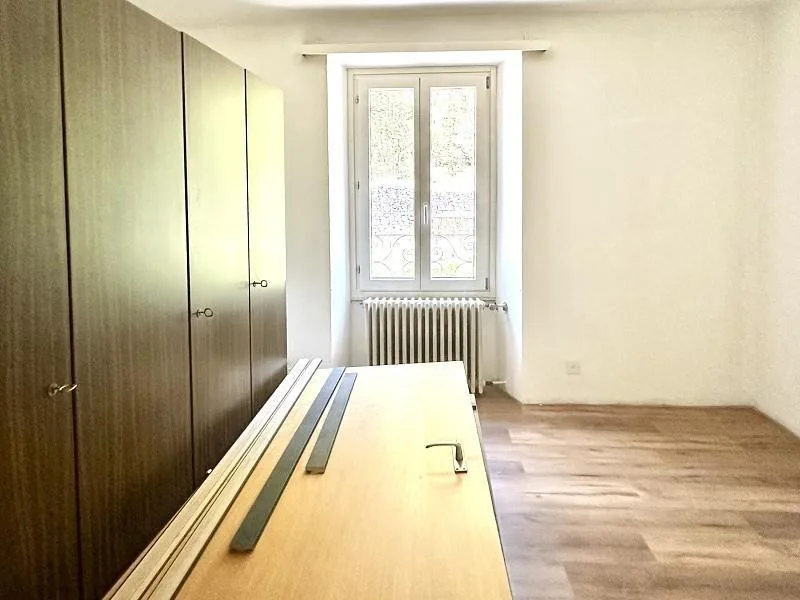3-Familienhaus mit grossem Garten und Baulandparzelle / casa con tr... – foto 10 di 28