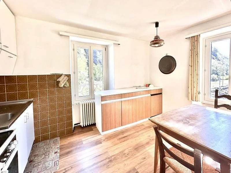 3-Familienhaus mit grossem Garten und Baulandparzelle / casa con tr... – foto 7 di 28