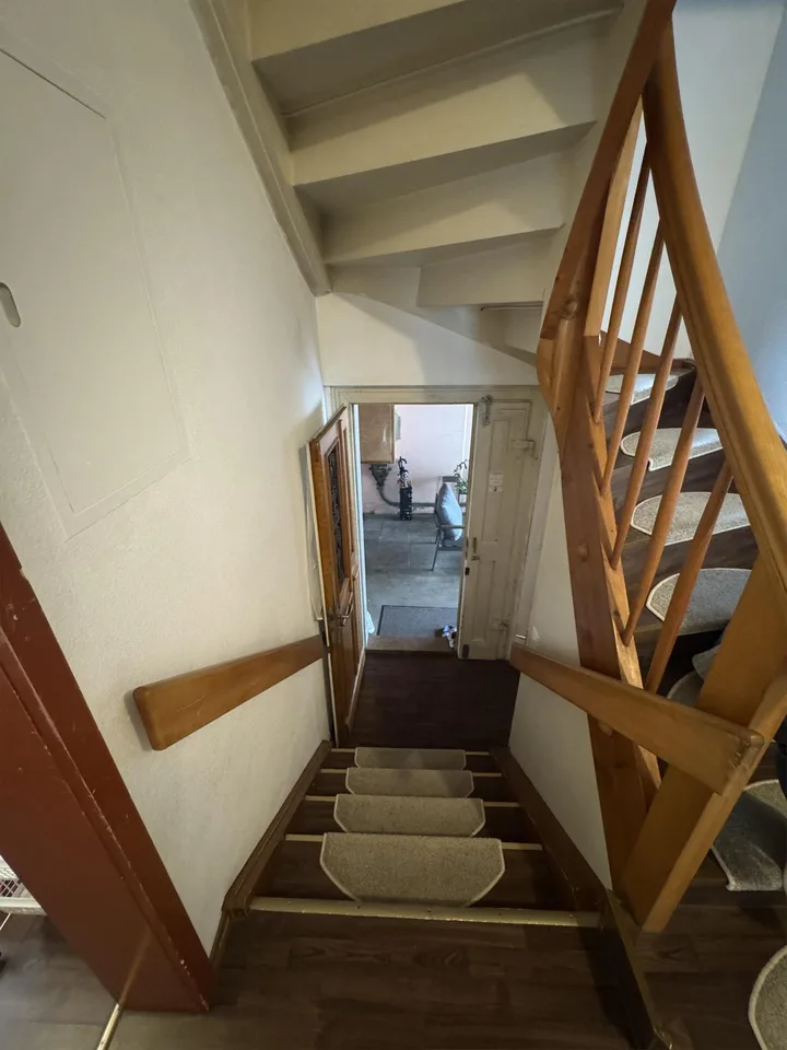 EFH 7 Zimmer WHG + Laden/Büro