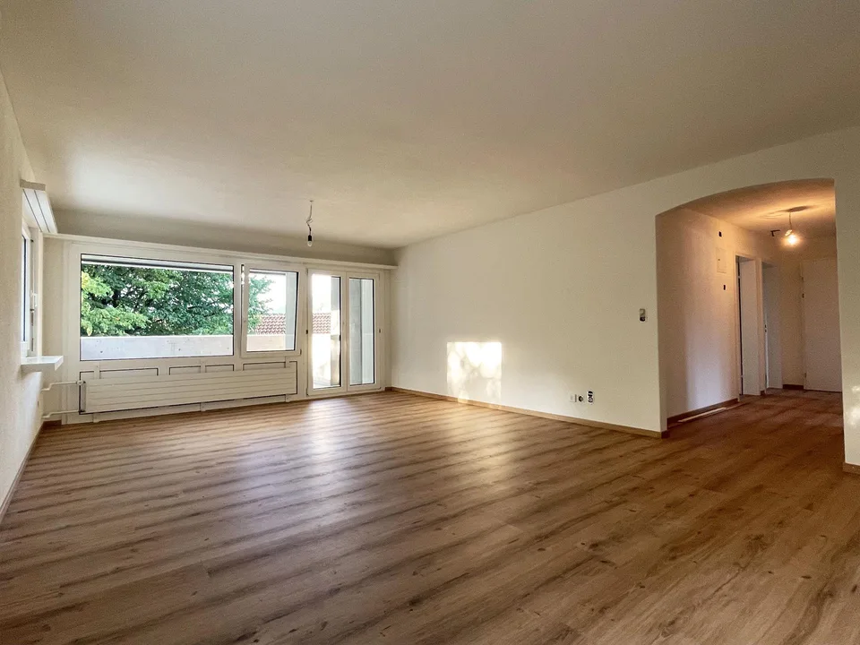 helle Wohnung mit grossem Balkon