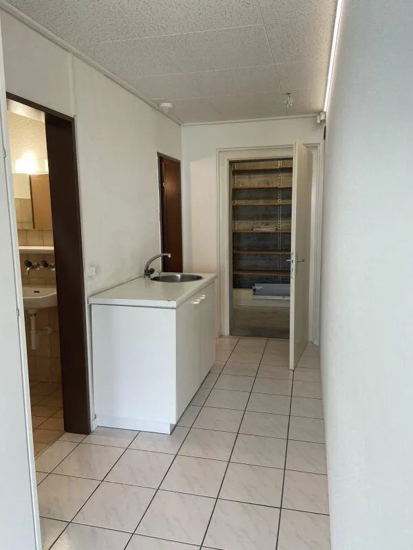 Kleine Büroräume in Ebikon zu vermieten - Ideal für stille Gewerbe ... – Foto 8 von 11